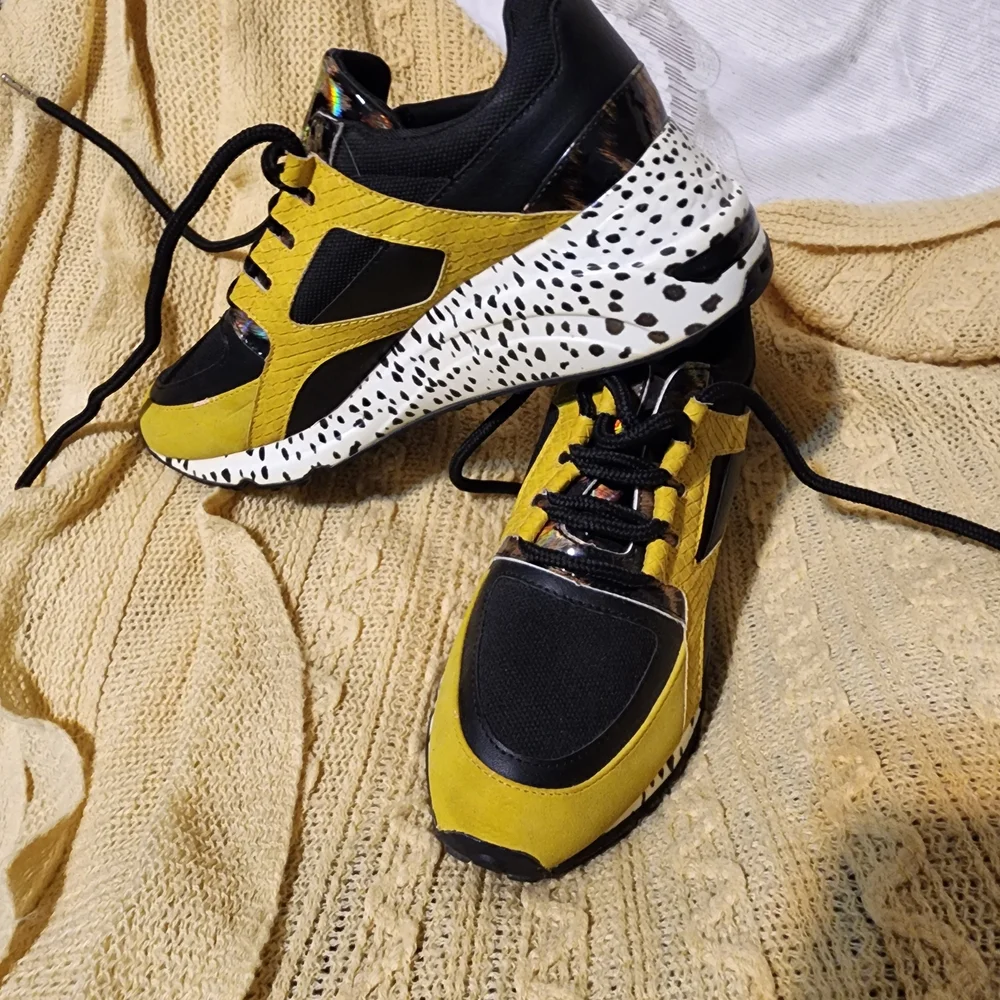 Steve Madden Cliffhanger Sneakers - Picture 3 of 10